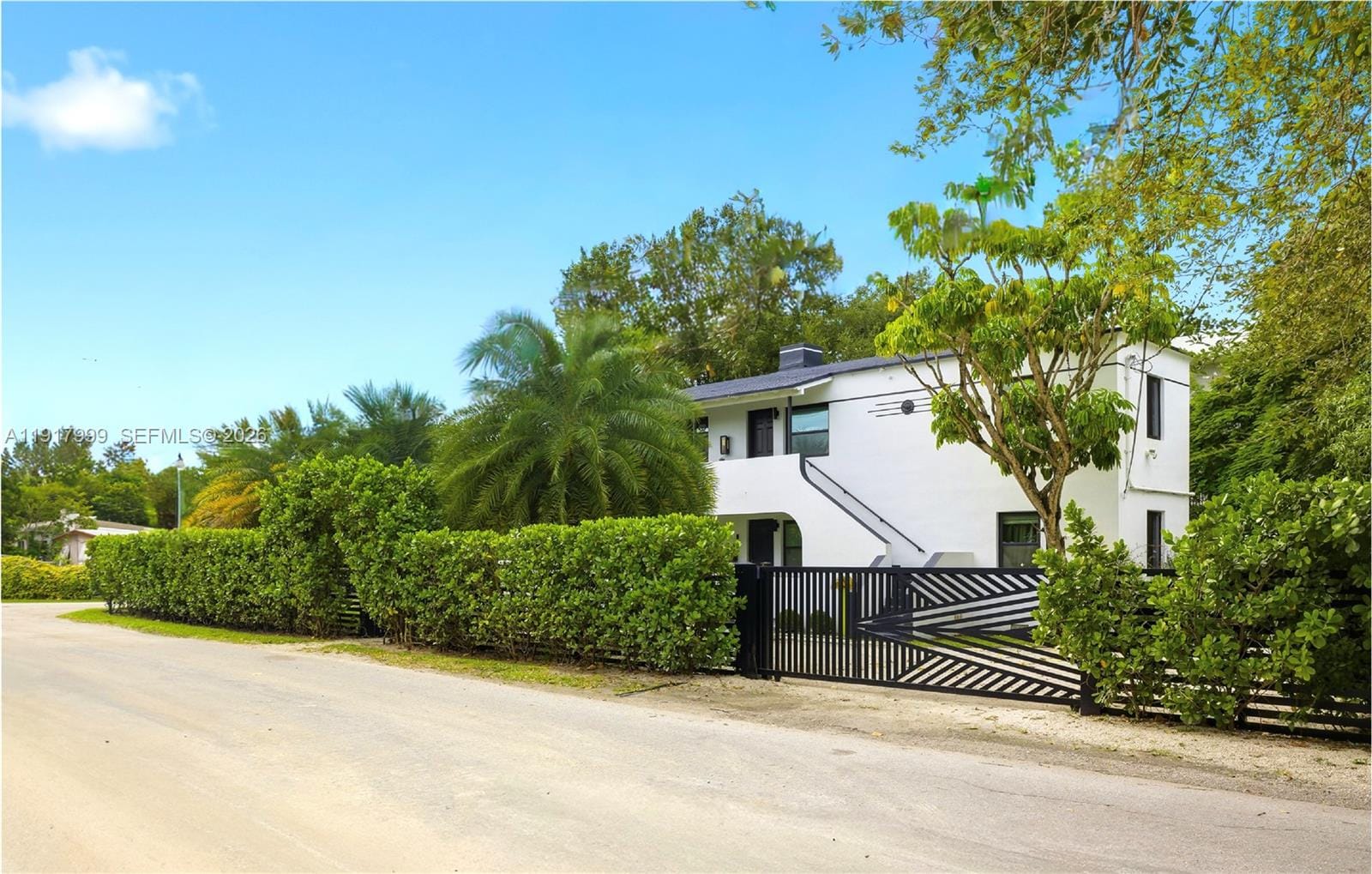 8270 NE 1st Place, Miami, FL 33138 photo 6