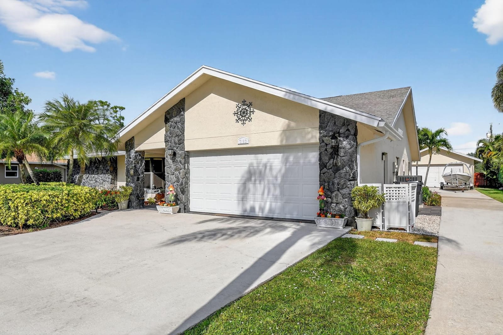 7163 Saint Andrews Road, Lake Worth, FL 33467