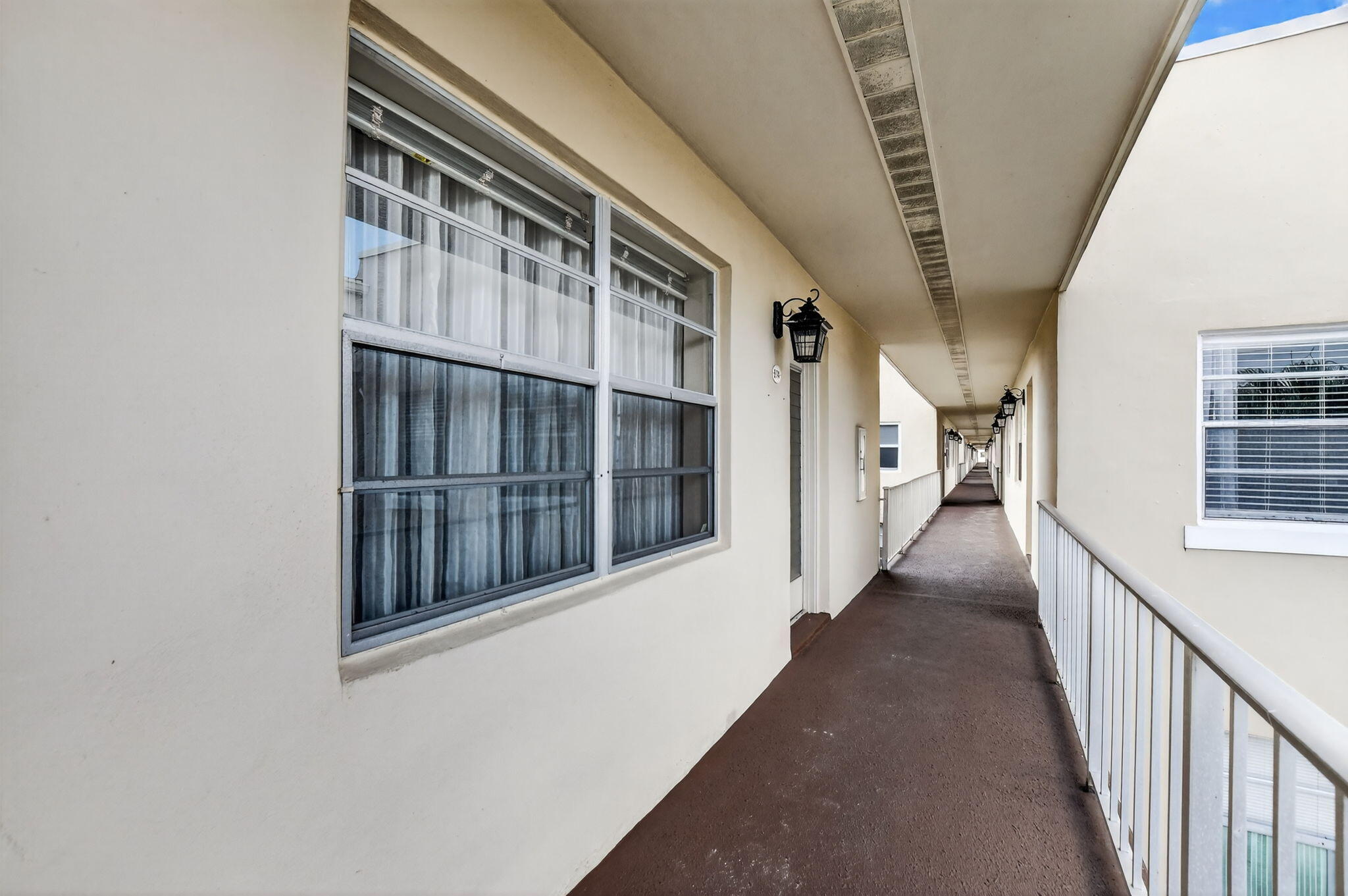 74 Burgundy B — photo 3