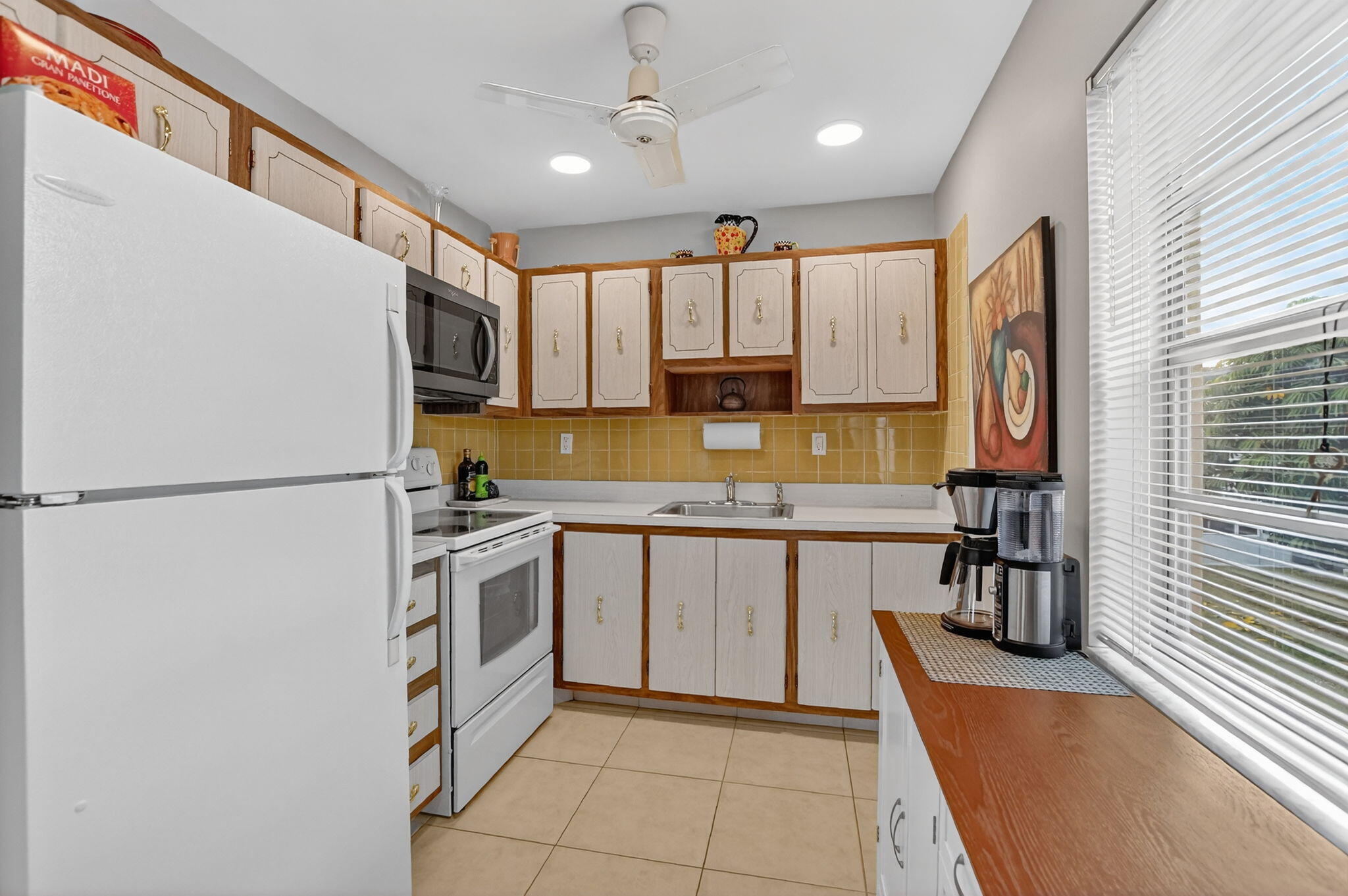 74 Burgundy B — photo 10