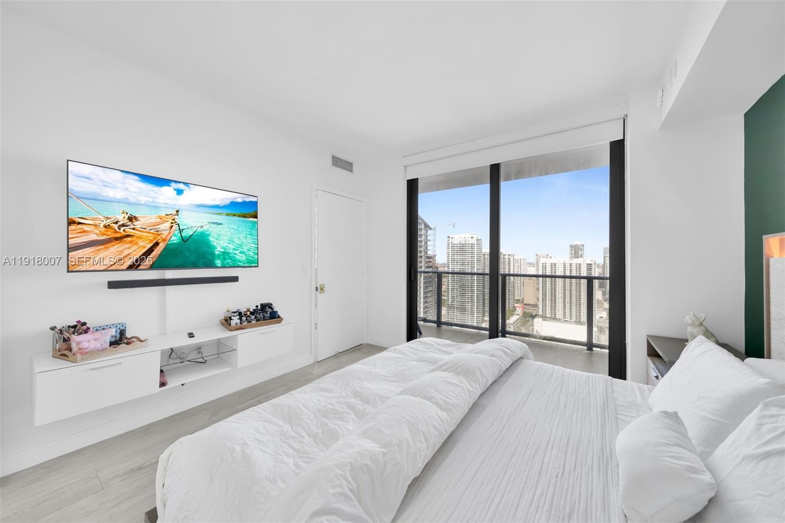45 SW 9th Street 3909 — photo 12