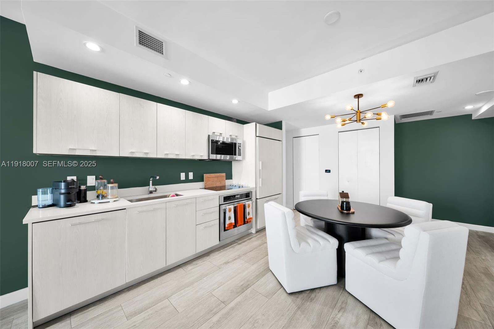45 SW 9th Street 3909 — photo 4