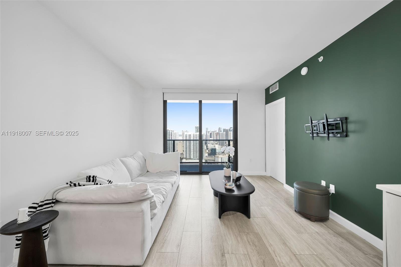 45 SW 9th Street 3909 — photo 8