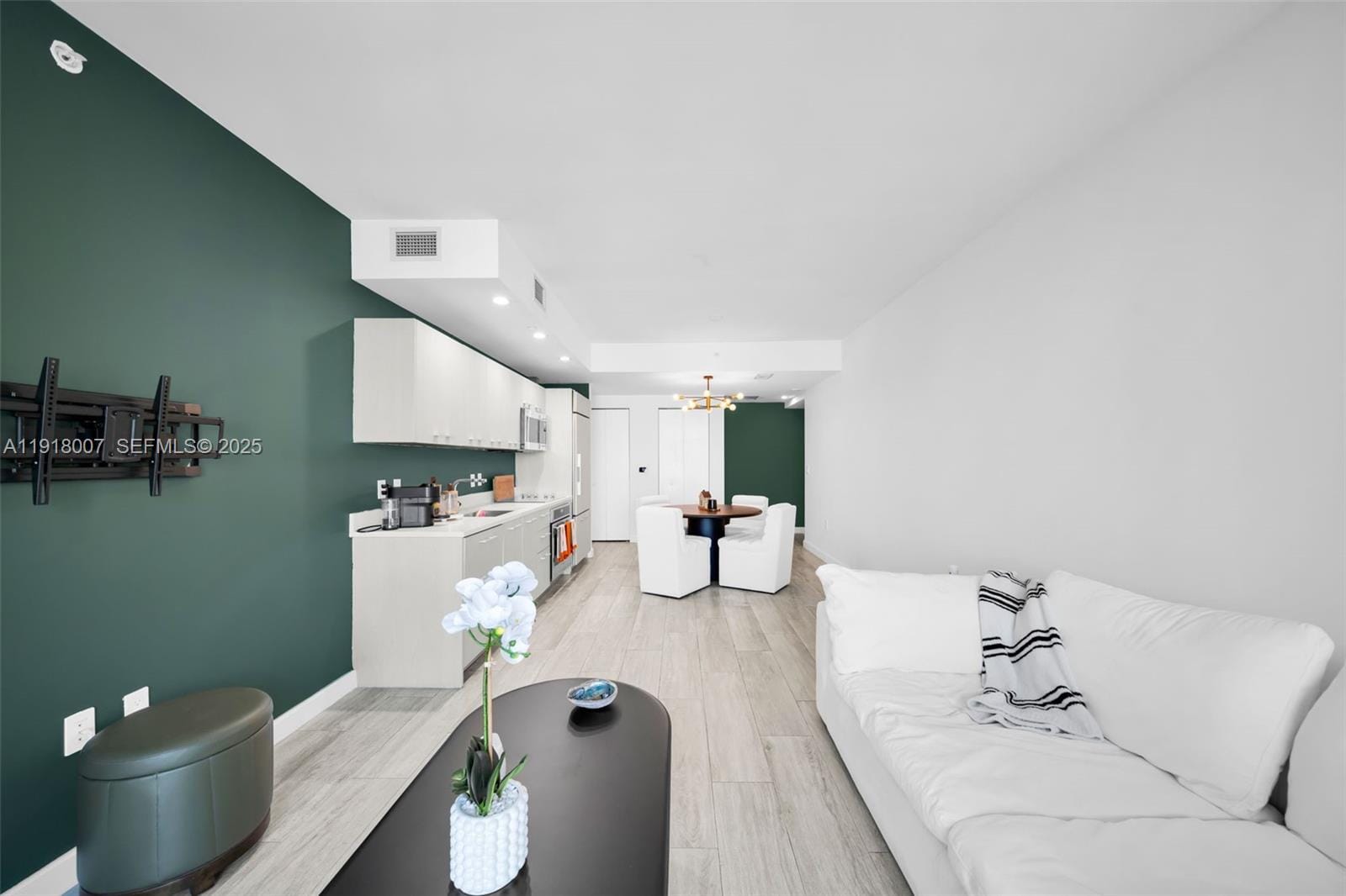45 SW 9th Street 3909 — photo 9
