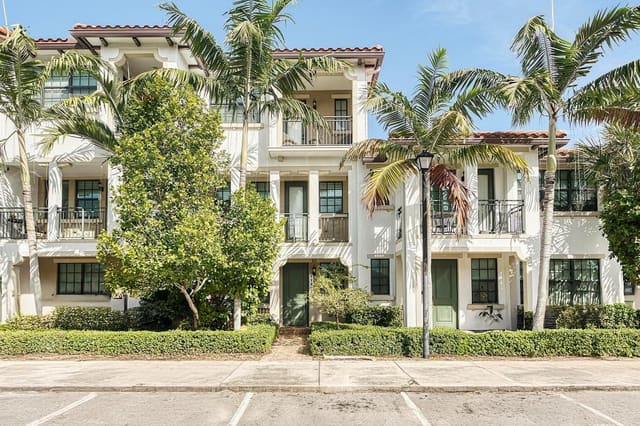 11303 SW 15th Street, Pembroke Pines, FL 33025