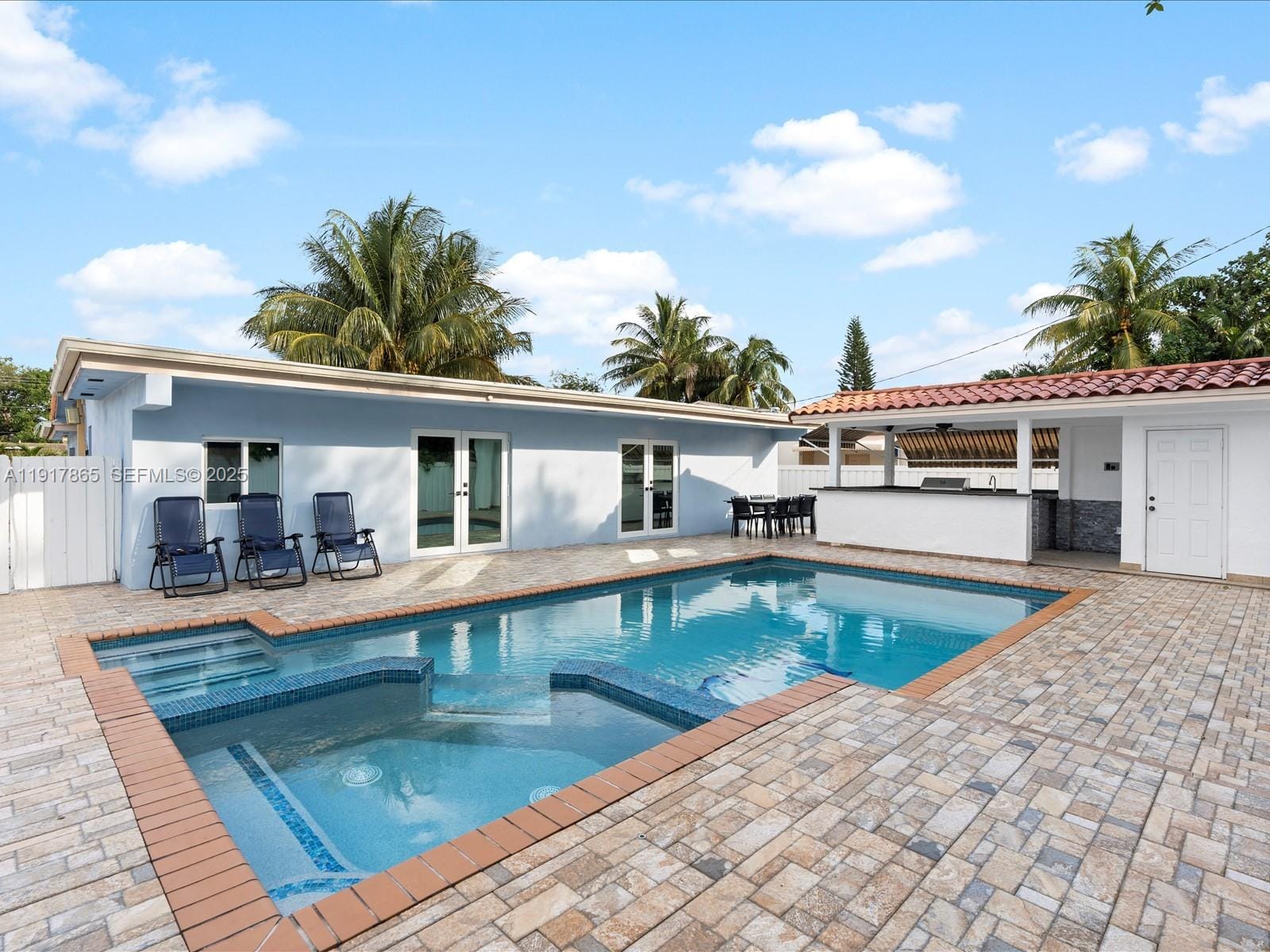 6820 SW 9th Street, Pembroke Pines, FL 33023