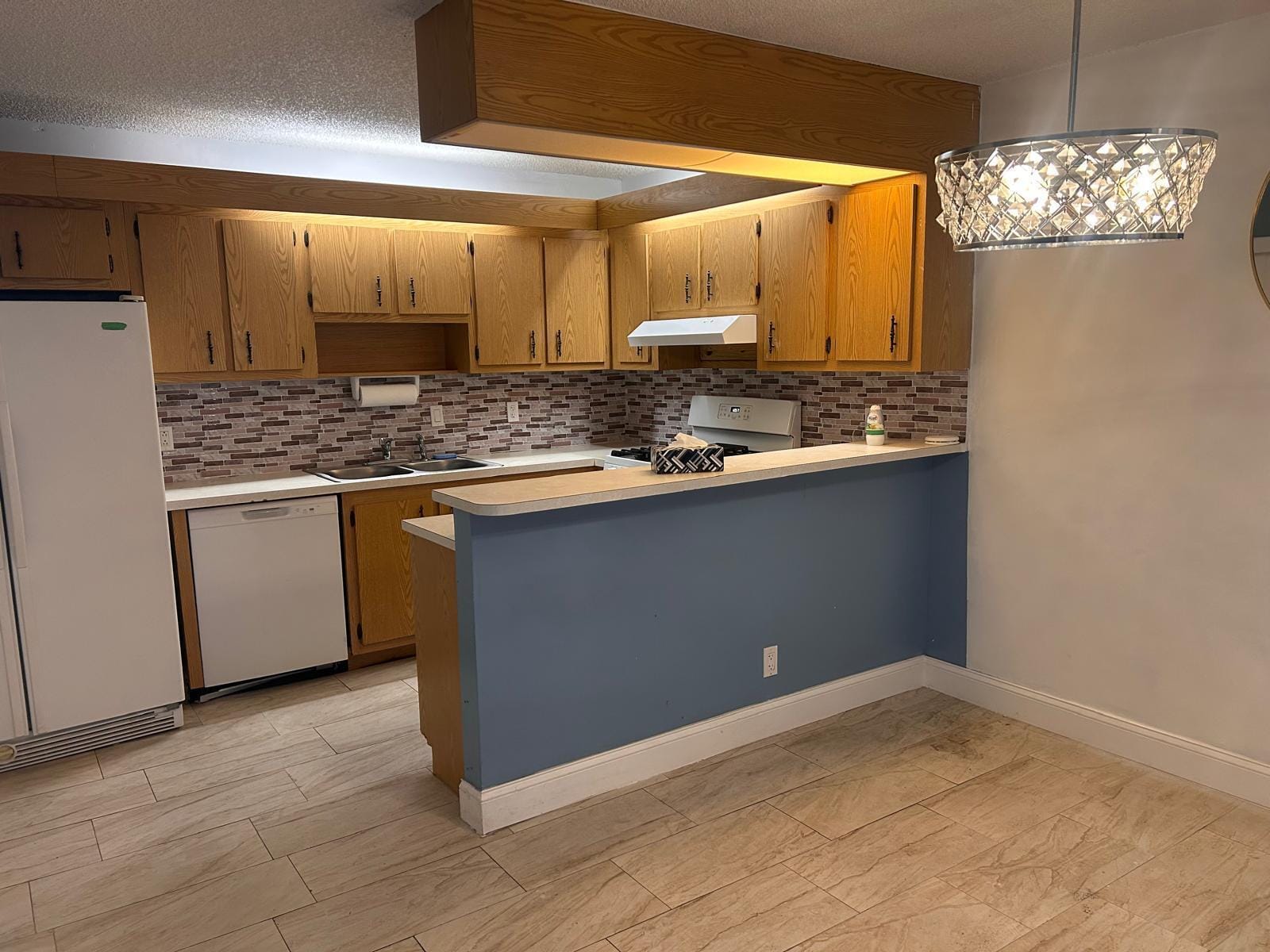 2464 Waterside Drive — photo 12