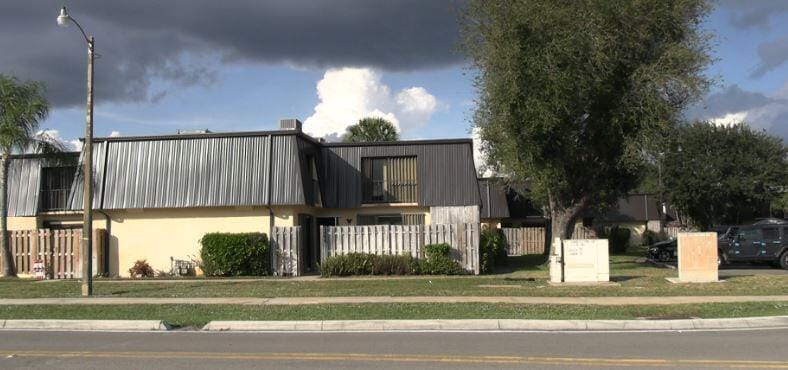 2464 Waterside Drive — photo 3