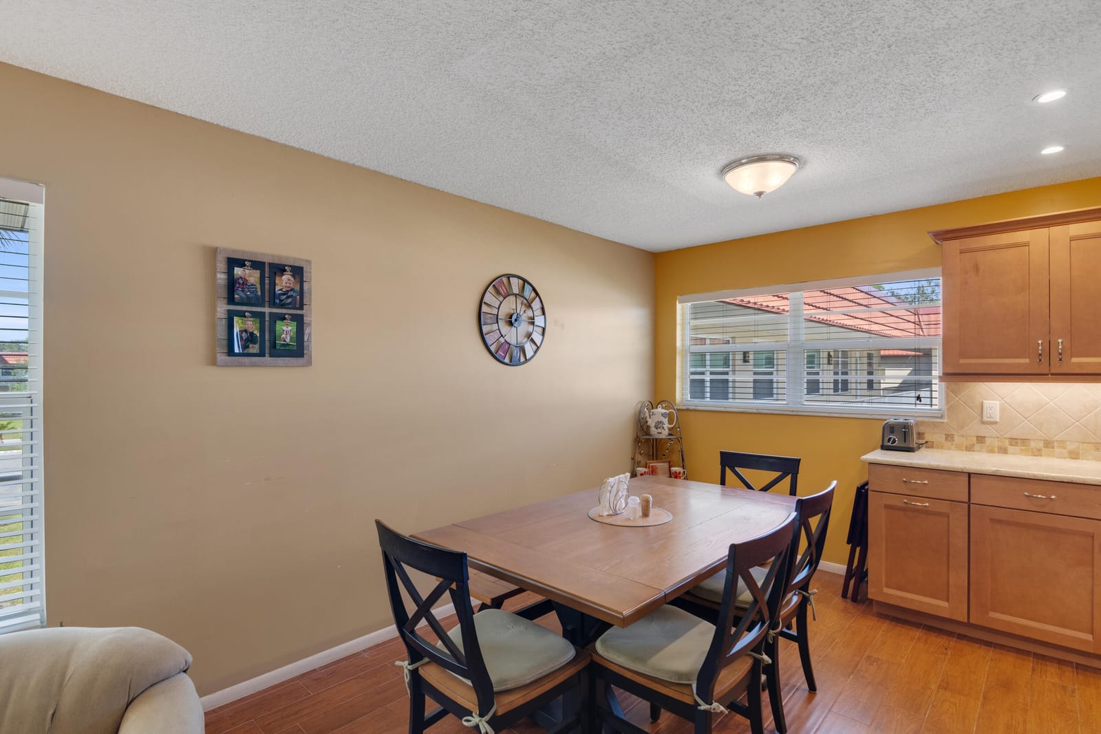 68 Royal Oak Court 202 — photo 5