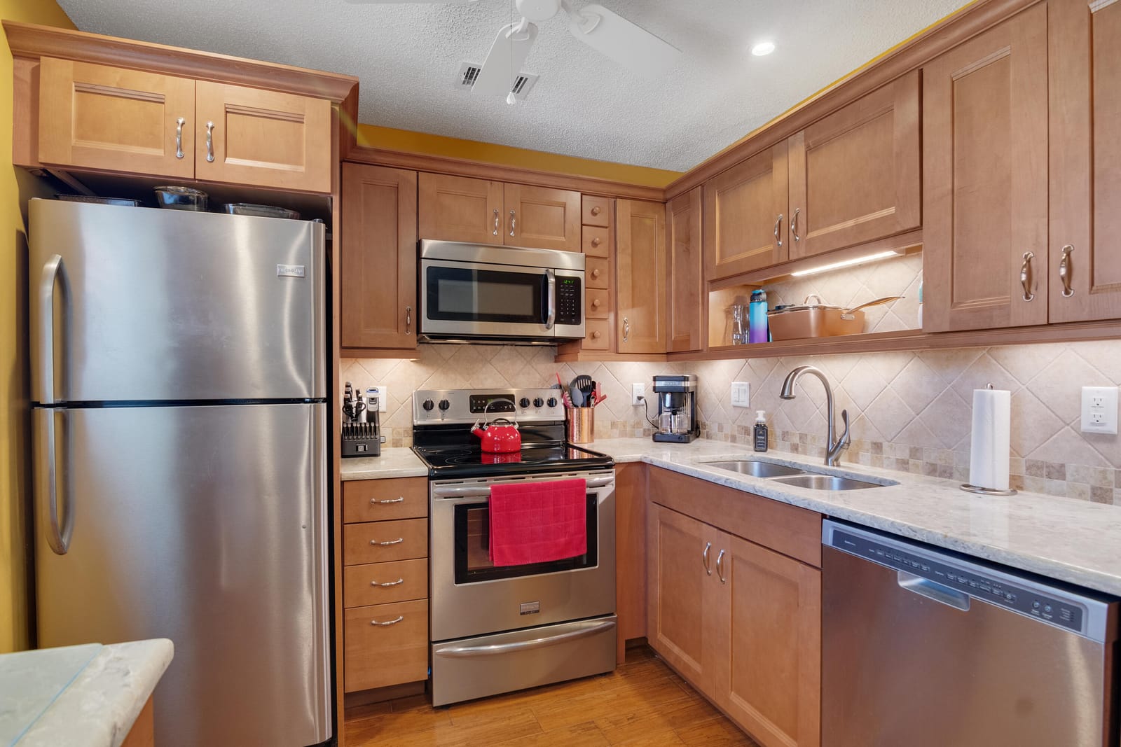 68 Royal Oak Court 202 — photo 10