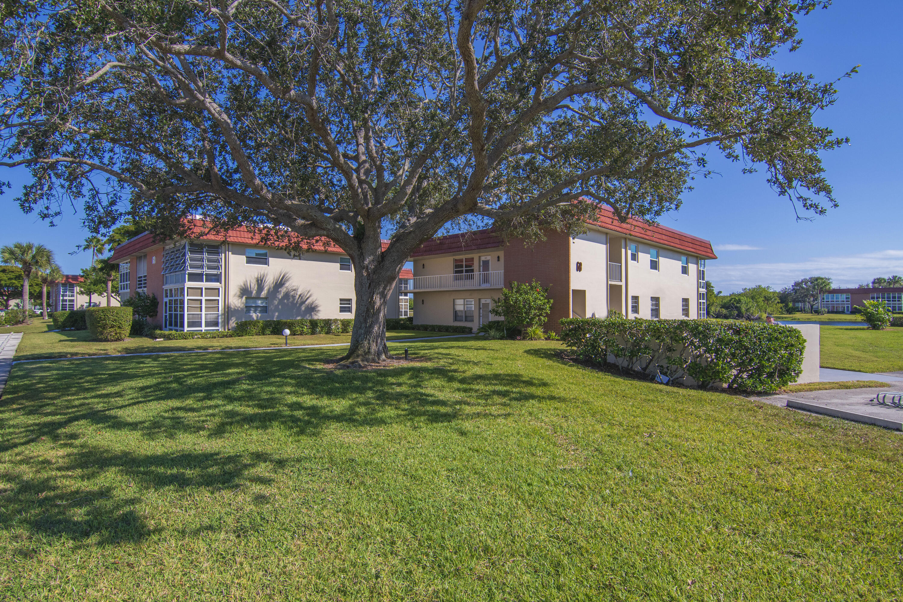 68 Royal Oak Court 202, Vero Beach, FL 32962, Vero Beach