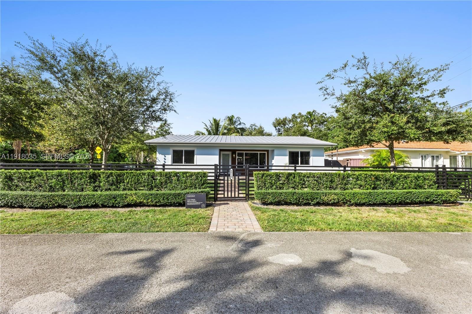 8910 NE 9th Court, Miami, FL 33138 photo 2