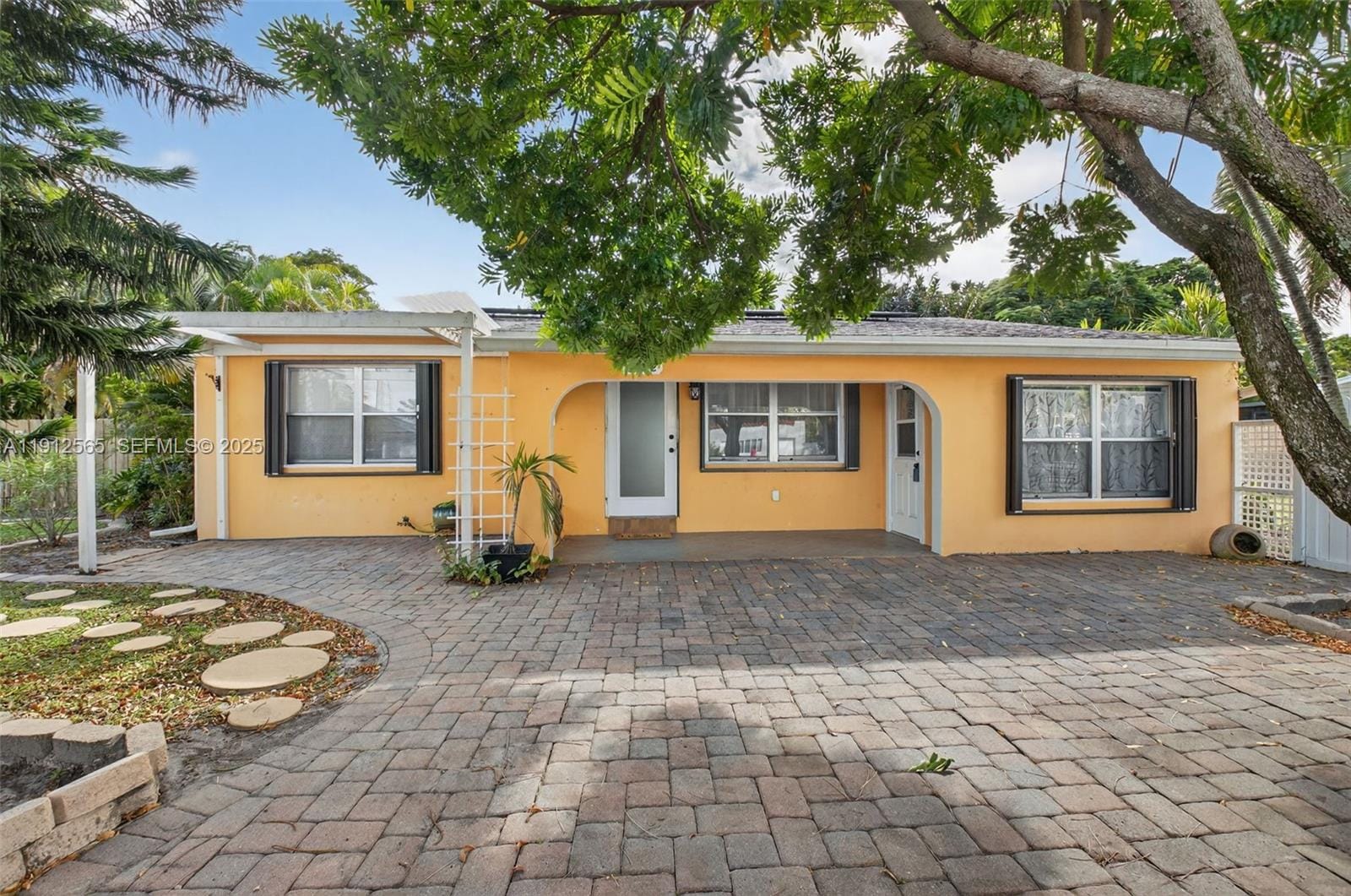 5172 Pine Tree Drive, Delray Beach, FL 33484