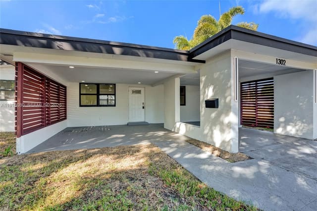 1302 S 22nd Court, Hollywood, FL 33020