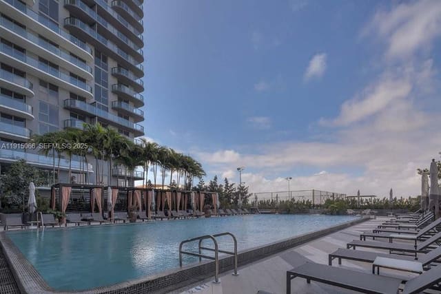121 NE 34th Street 2811, Miami, FL 33137