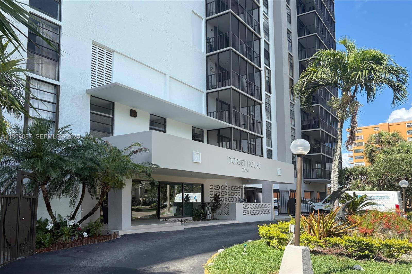 2500 NE 135th Street A307, North Miami, FL 33181 photo 2