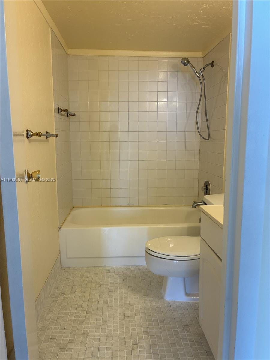 2500 NE 135th Street A307, North Miami, FL 33181 photo 16