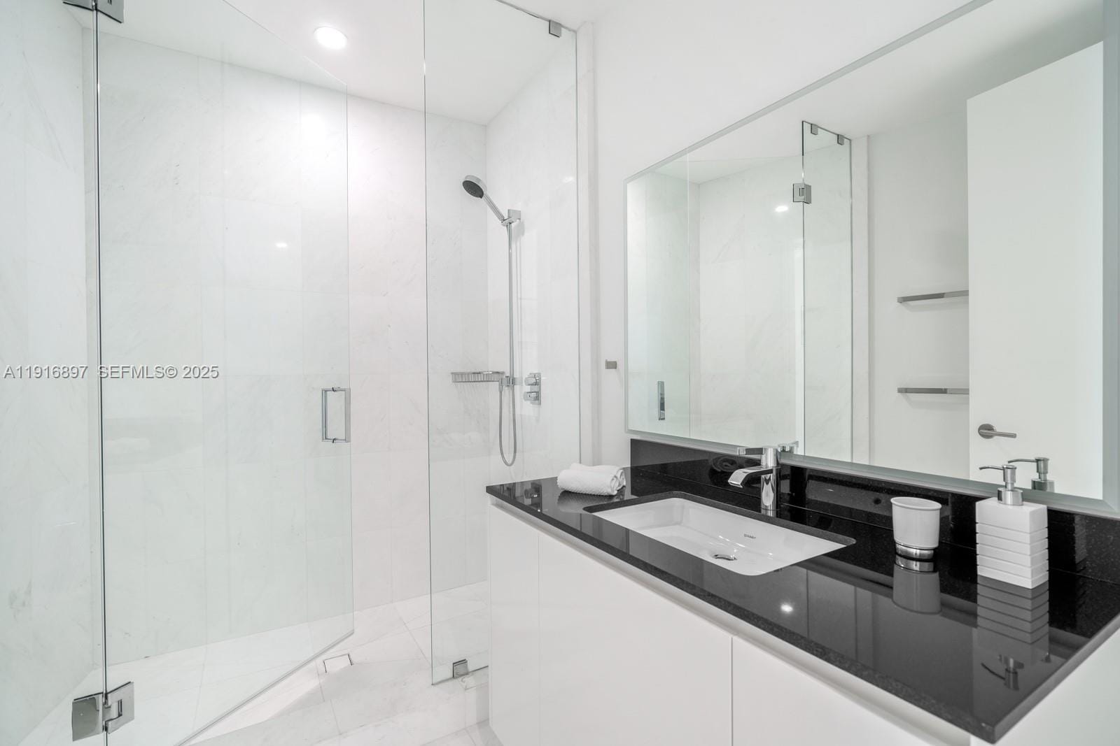 18555 Collins Avenue 5105, Sunny Isles Beach, FL 33160 photo 15
