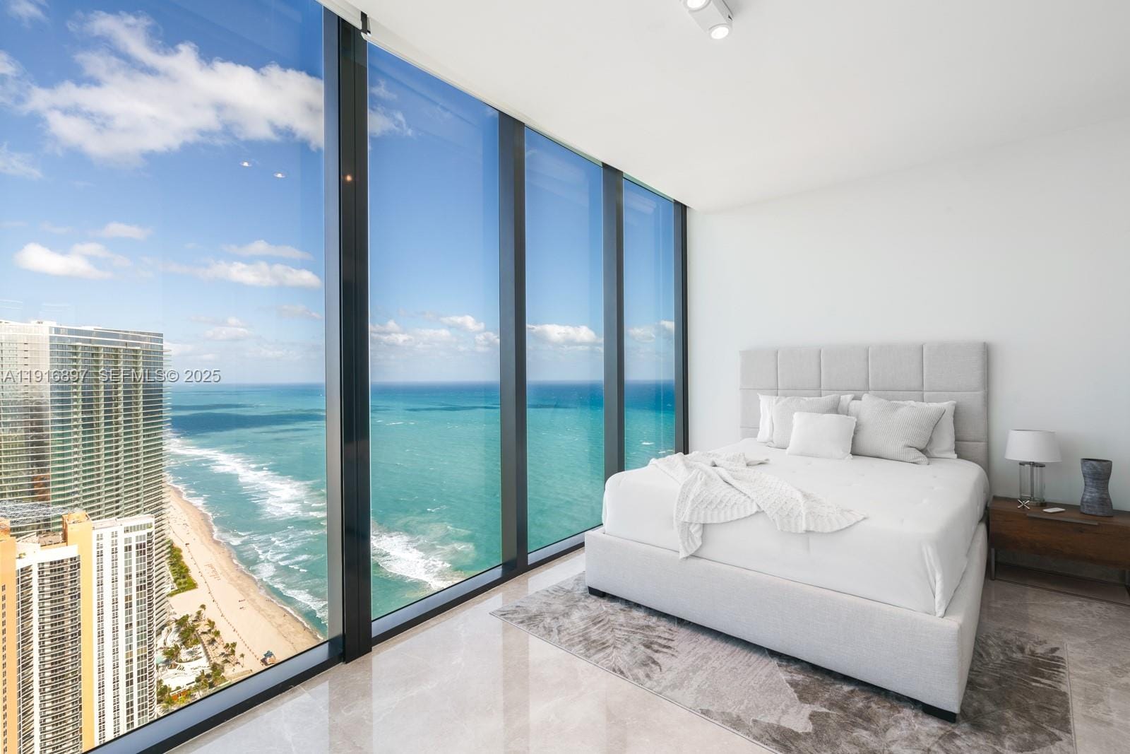 18555 Collins Avenue 5105, Sunny Isles Beach, FL 33160 photo 16