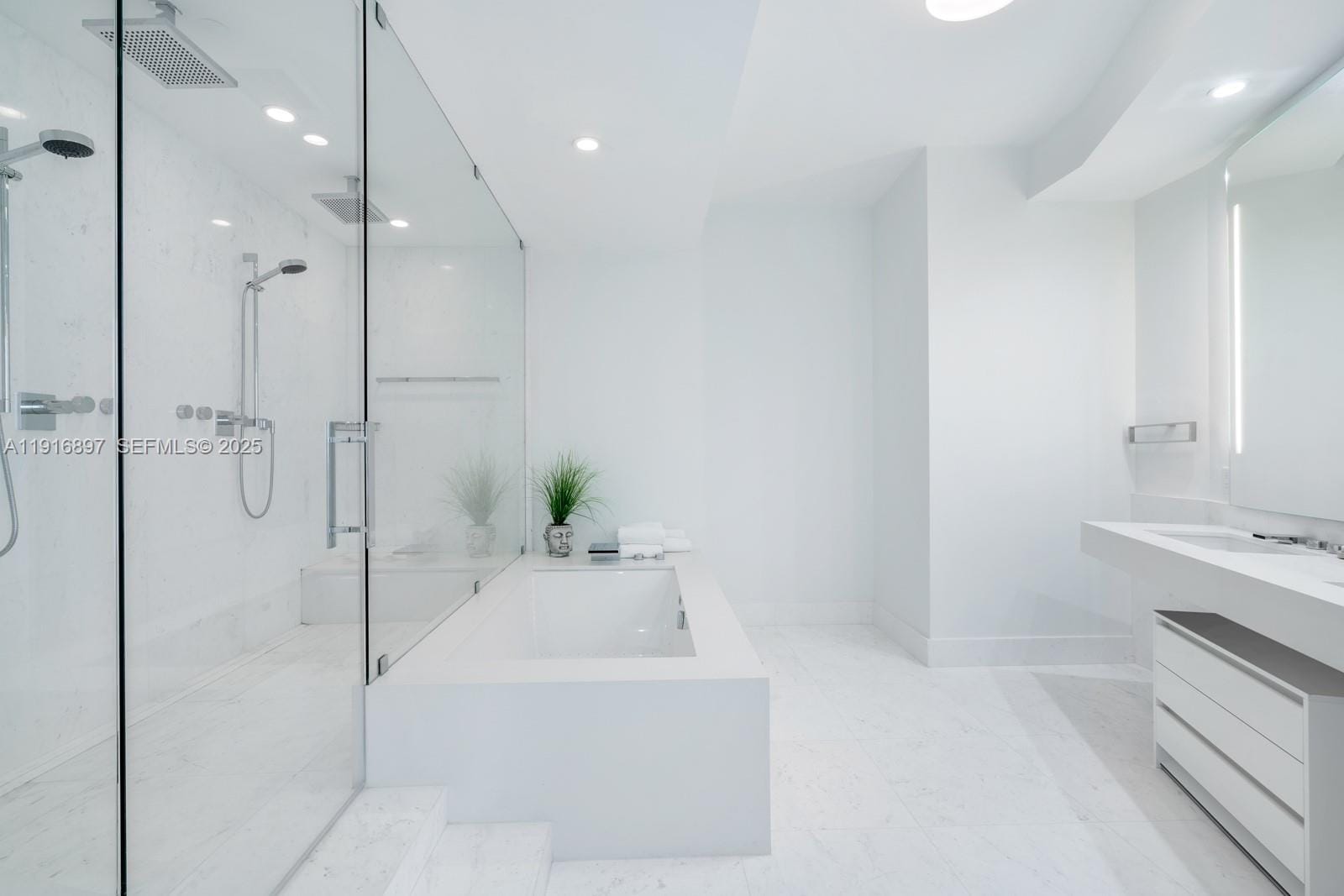 18555 Collins Avenue 5105 — photo 4