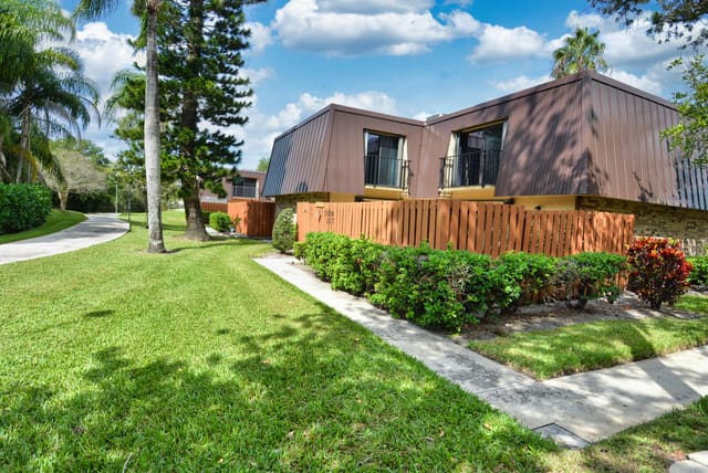 5806 SE Windsong Lane 217, Stuart, FL 34997