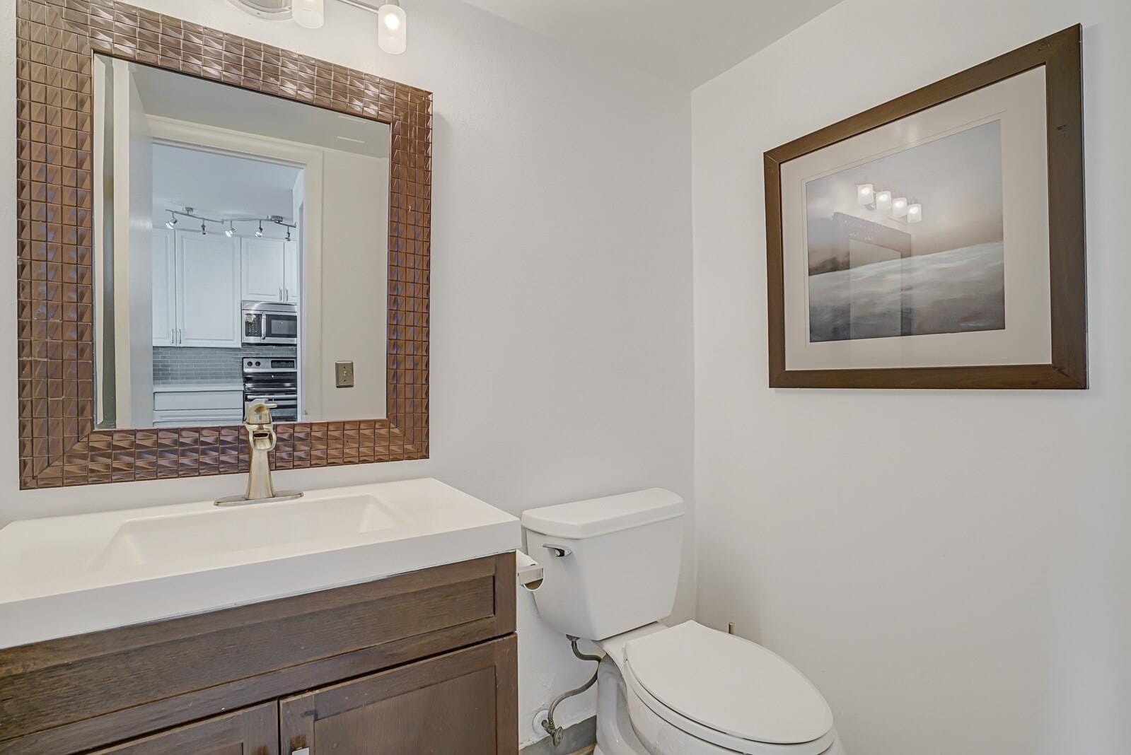 1609 N Riverside Drive 304 — photo 8