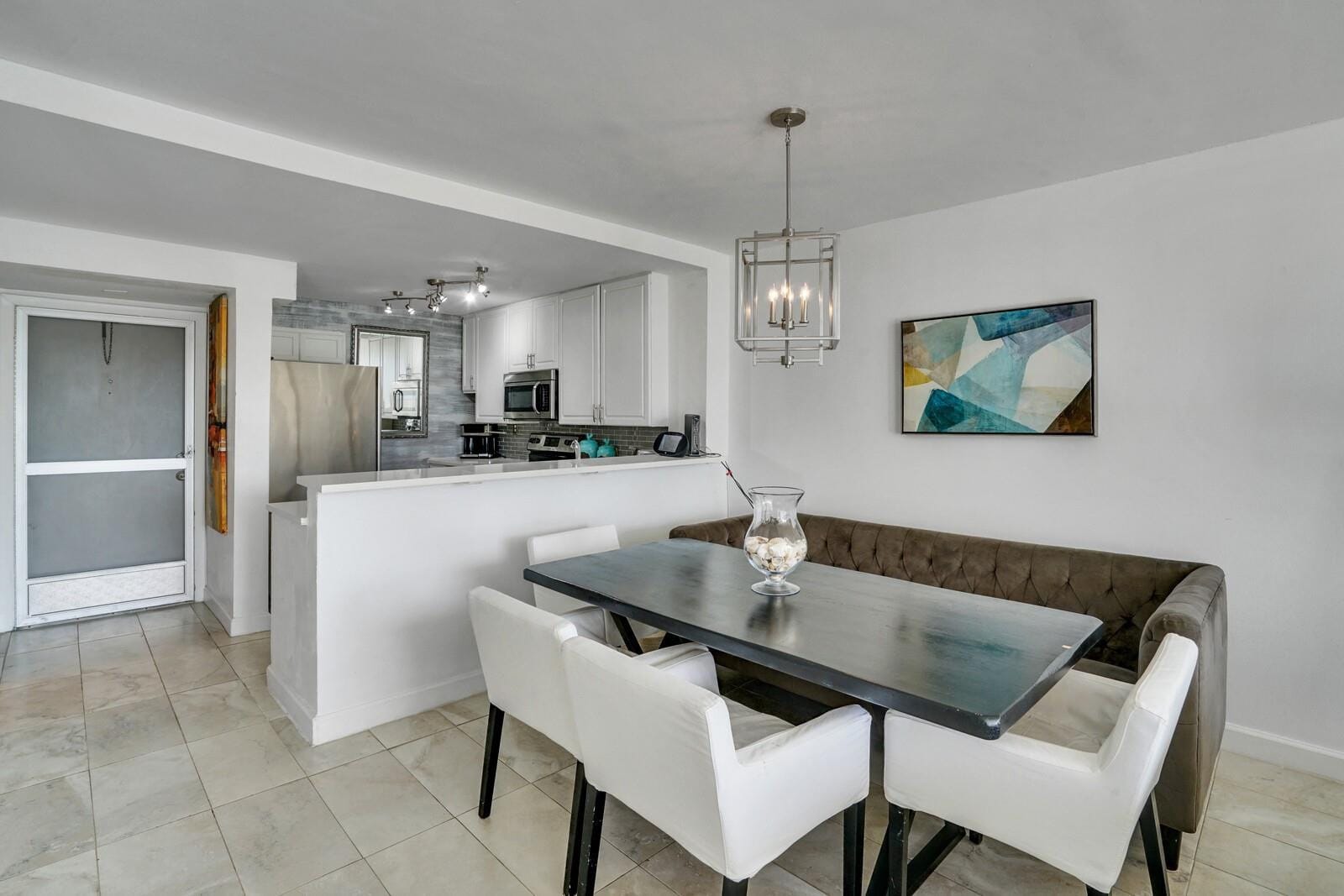 1609 N Riverside Drive 304 — photo 10