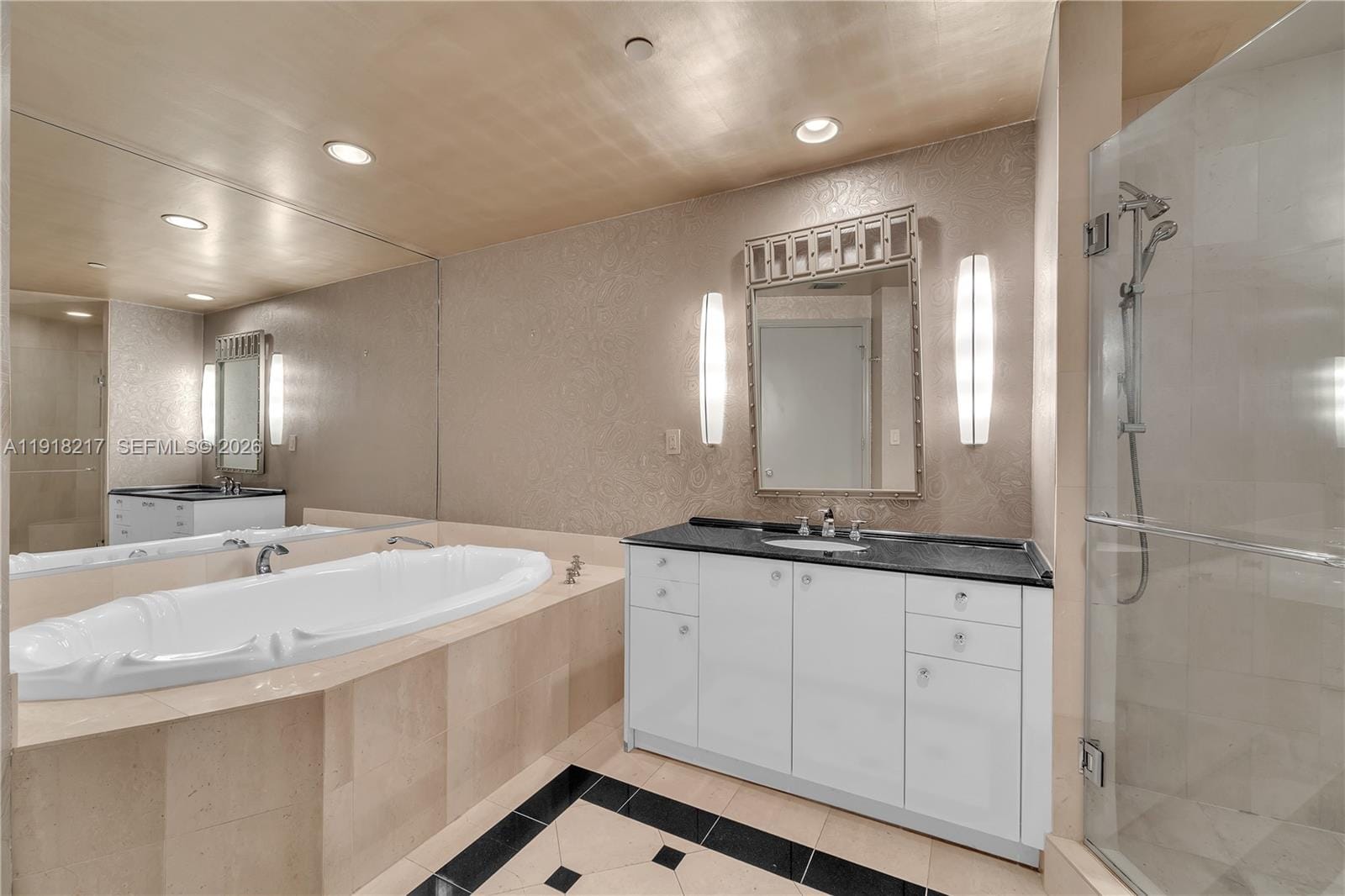 300 S Pointe Drive 906, Miami Beach, FL 33139 photo 15