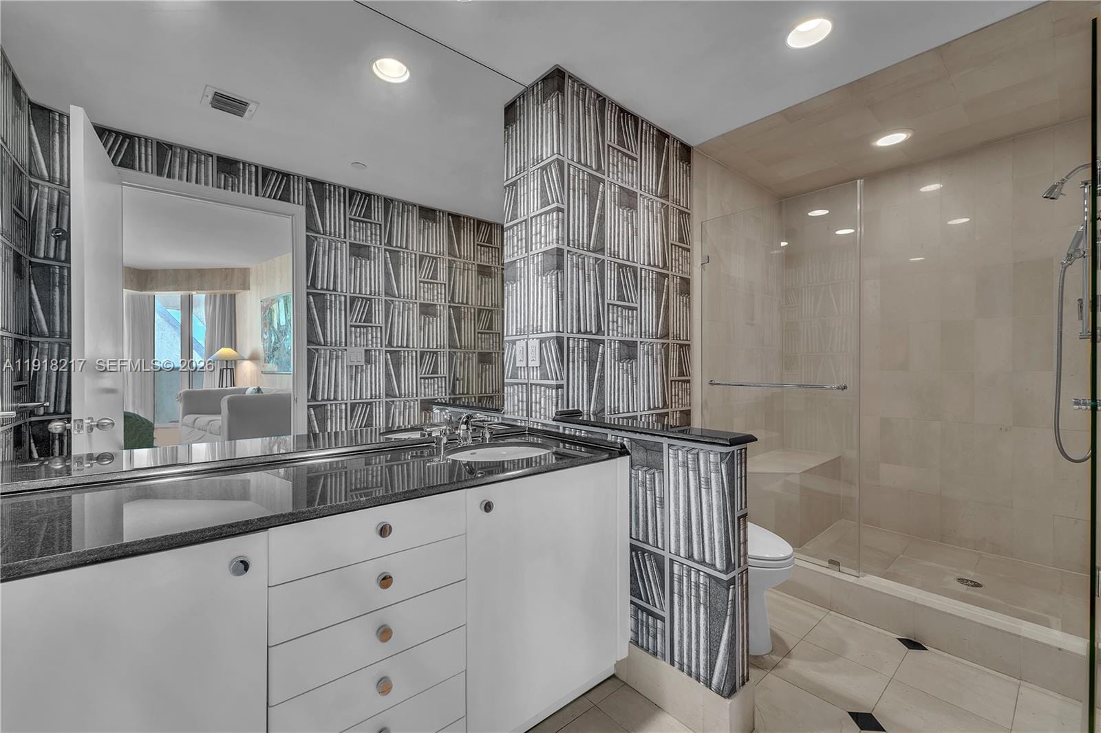 300 S Pointe Drive 906, Miami Beach, FL 33139 photo 17