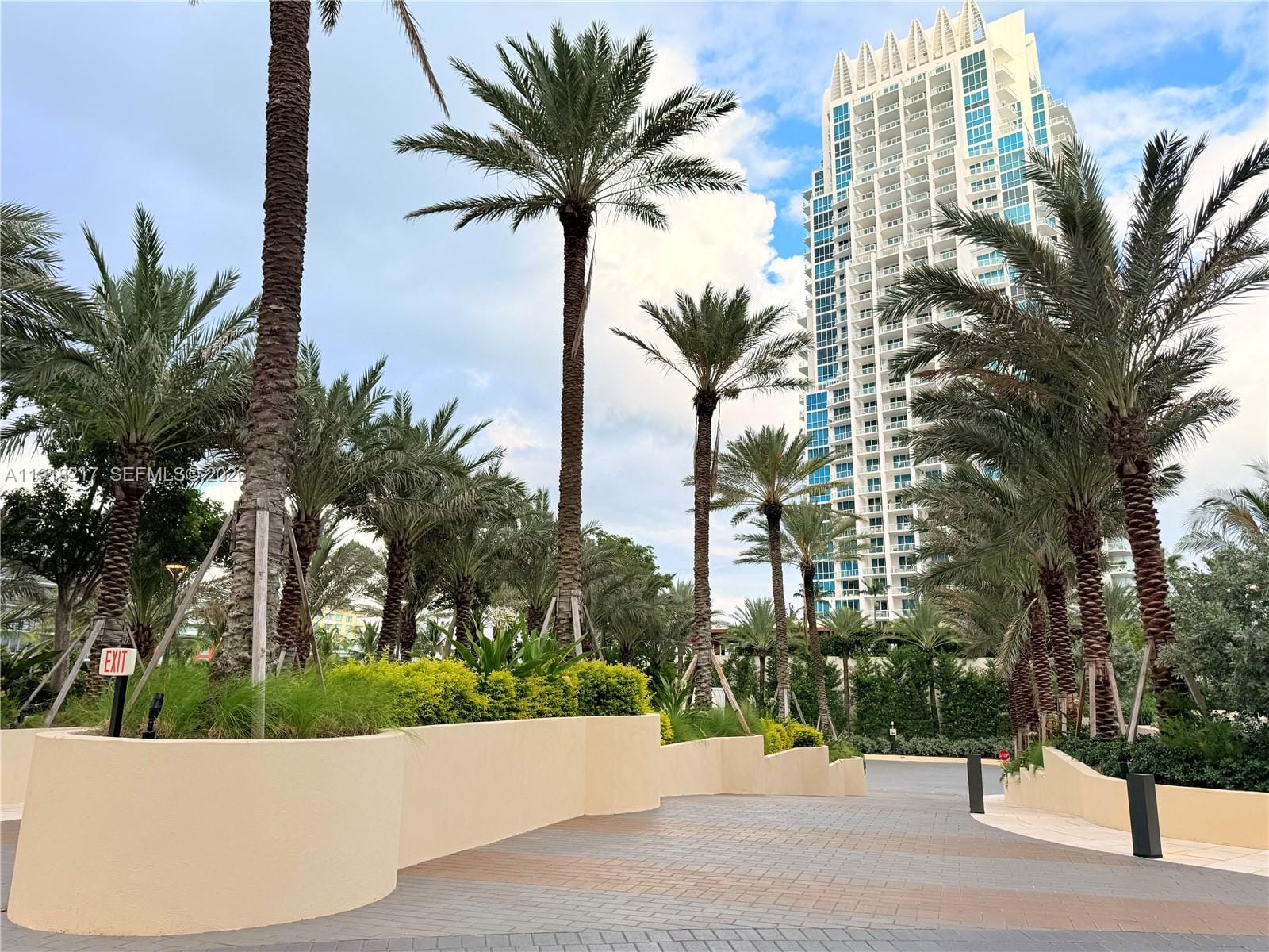 300 S Pointe Drive 906, Miami Beach, FL 33139 photo 19