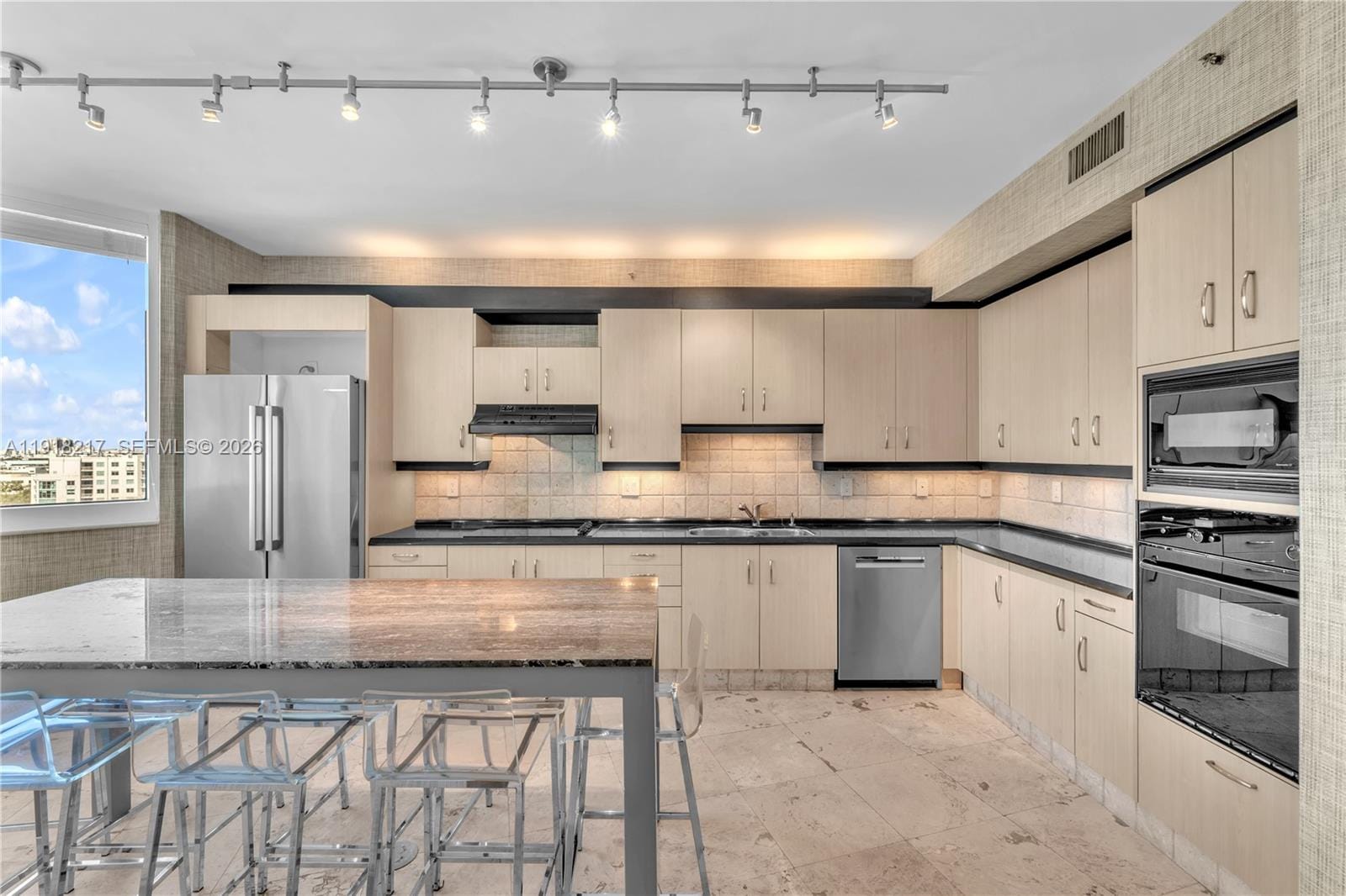 300 S Pointe Drive 906 — photo 6