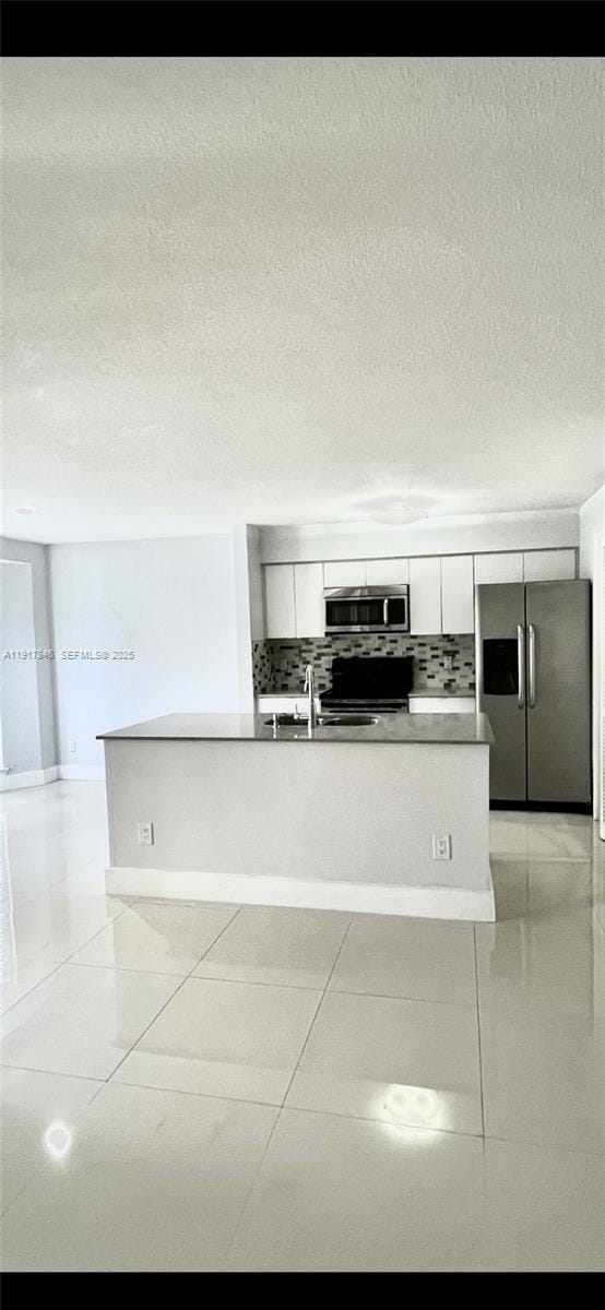 977 Riverside Drive 211 — photo 2