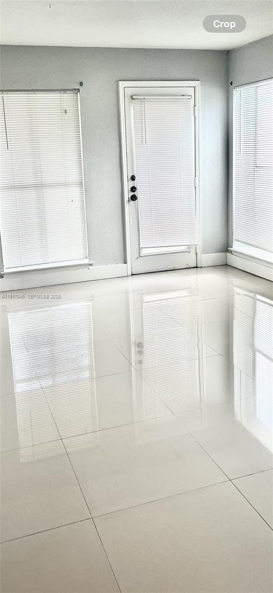 977 Riverside Drive 211 — photo 7