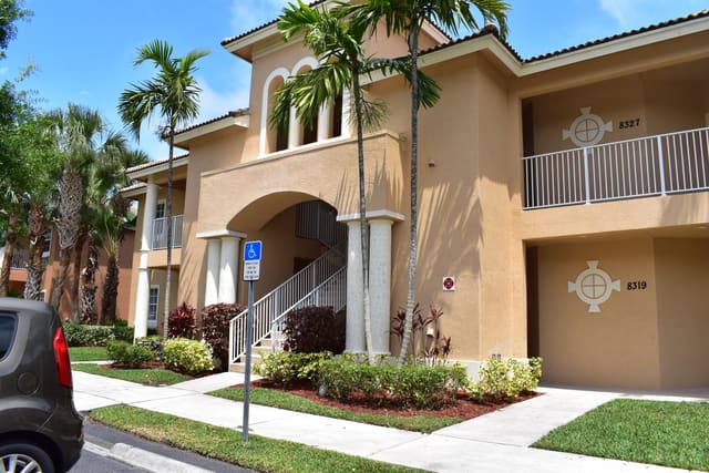 8374 Mulligan Circle 1823, Port St. Lucie, FL 34986