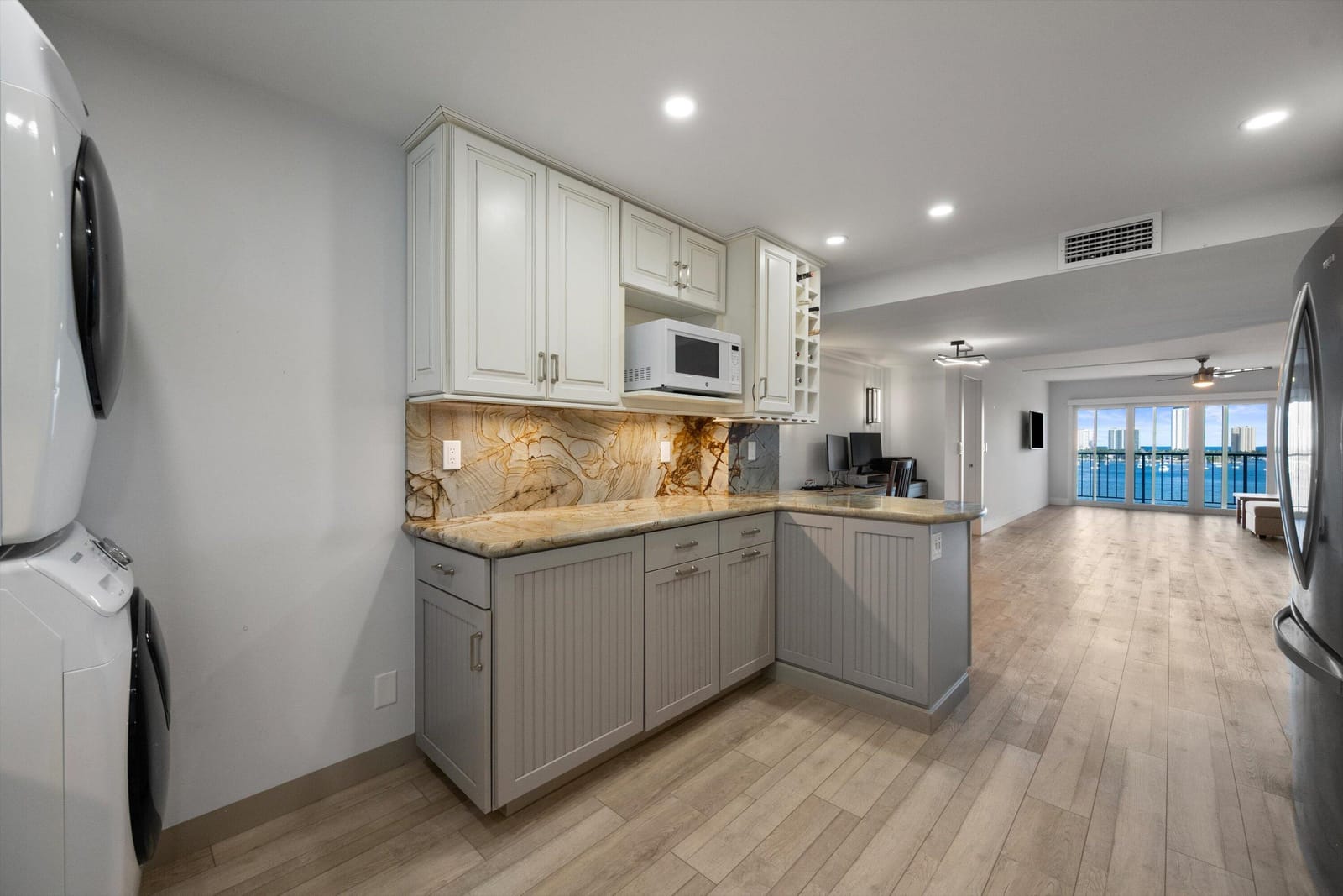 3040 Lake Shore Drive Ph 2, Riviera Beach, FL 33404 photo 4