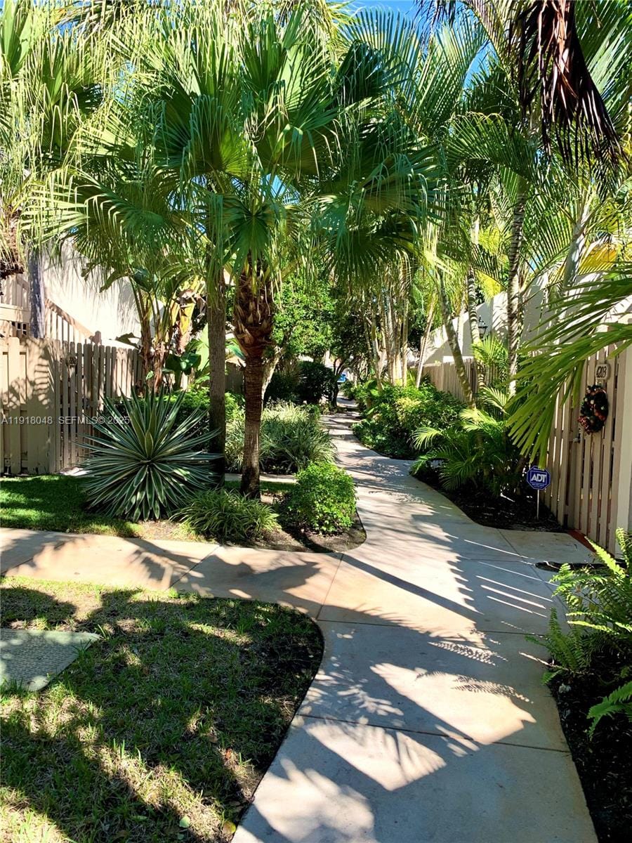 614 Executive Center Drive 104, West Palm Beach, FL 33401