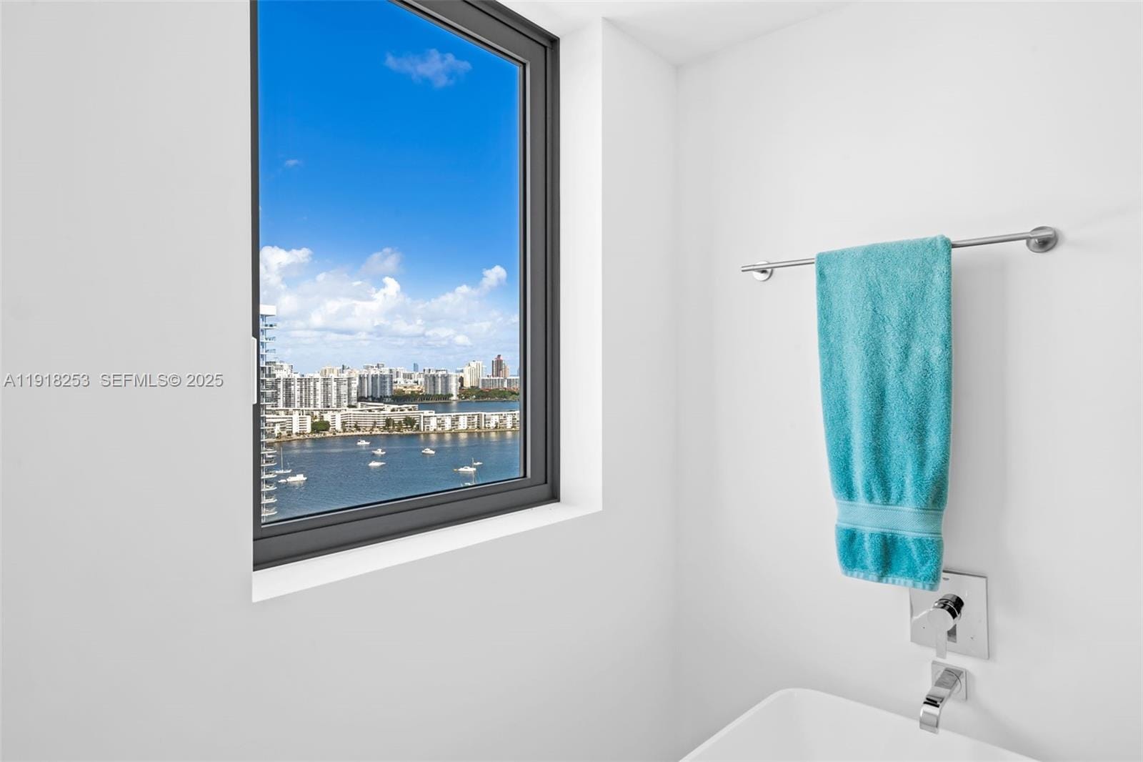 17111 Biscayne Boulevard 2103, North Miami Beach, FL 33160 photo 15