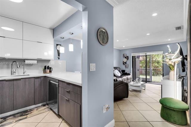 8425 NW 8th Street 109, sold in Visions At Fountainbleau, Miami, FL