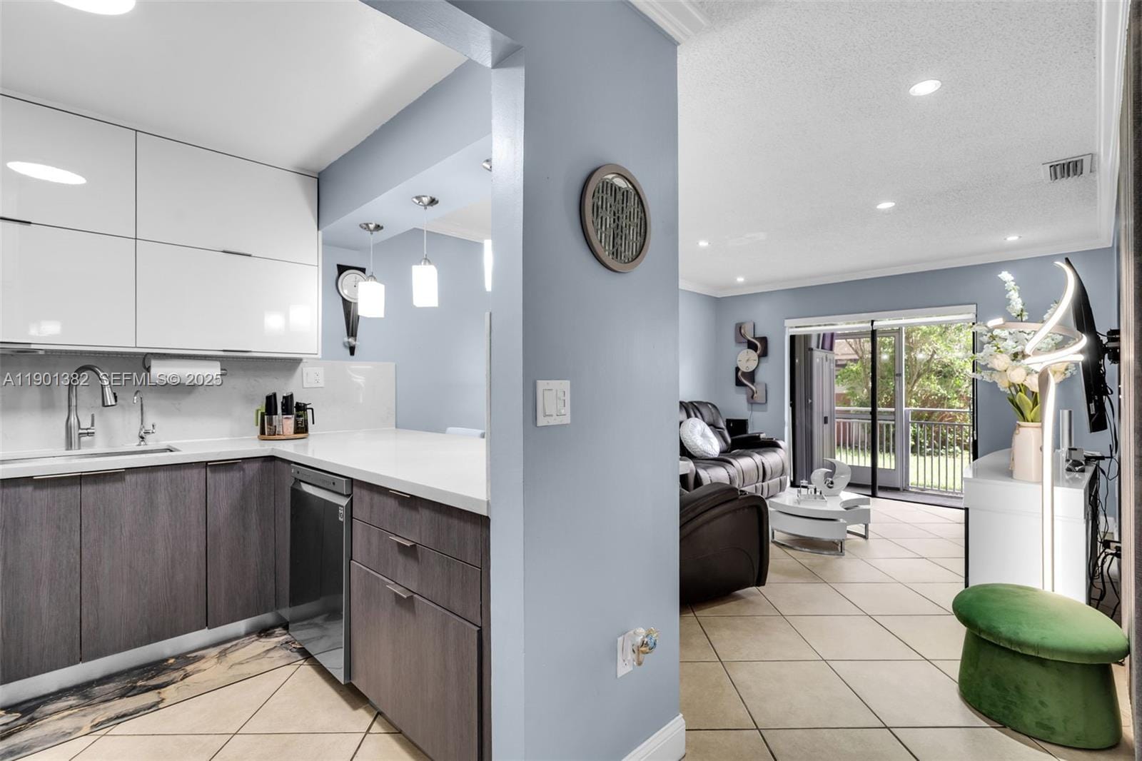 8425 NW 8th Street 109, Miami, FL 33126