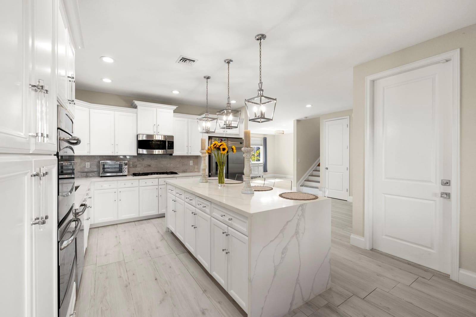 112 NW Gardener Street — photo 5