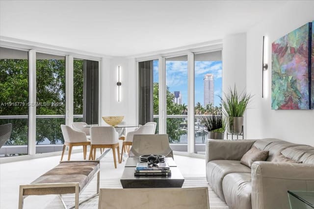 7000 Island Boulevard LS-304, Aventura, FL 33160