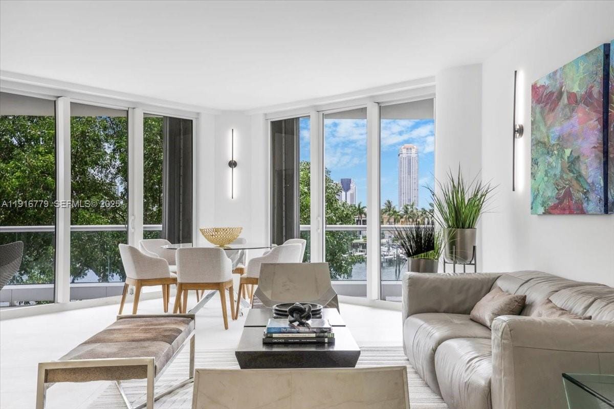 7000 Island Boulevard LS-304, Aventura, FL 33160
