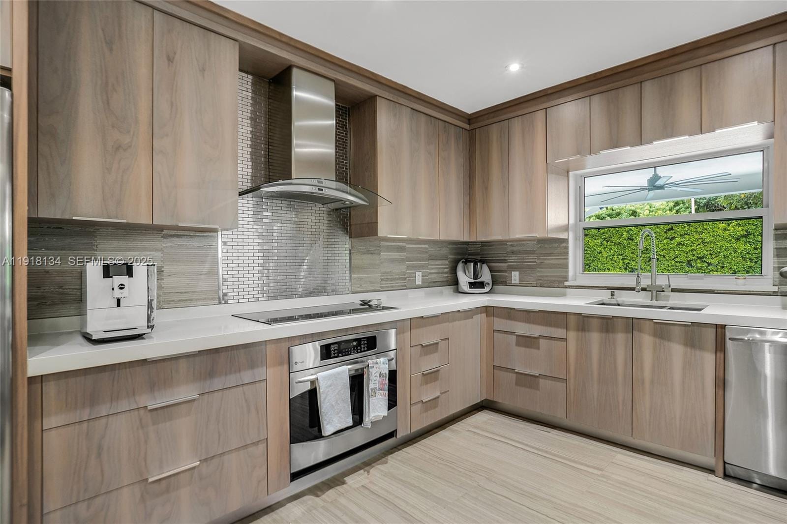 259 E Shore Drive, Miami, FL 33133 photo 6