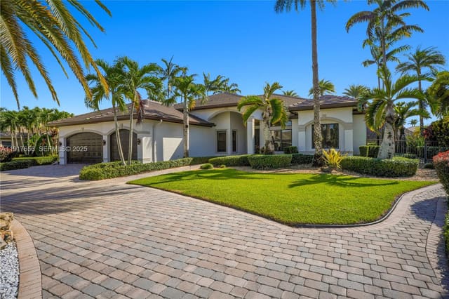 14896 SW 38th Street, Davie, FL 33331