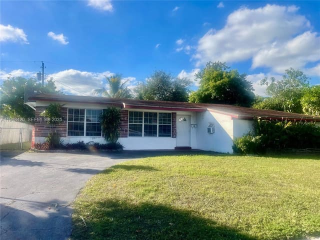 6510 Garfield Street, sold in Fleetwood Manor, Hollywood, FL