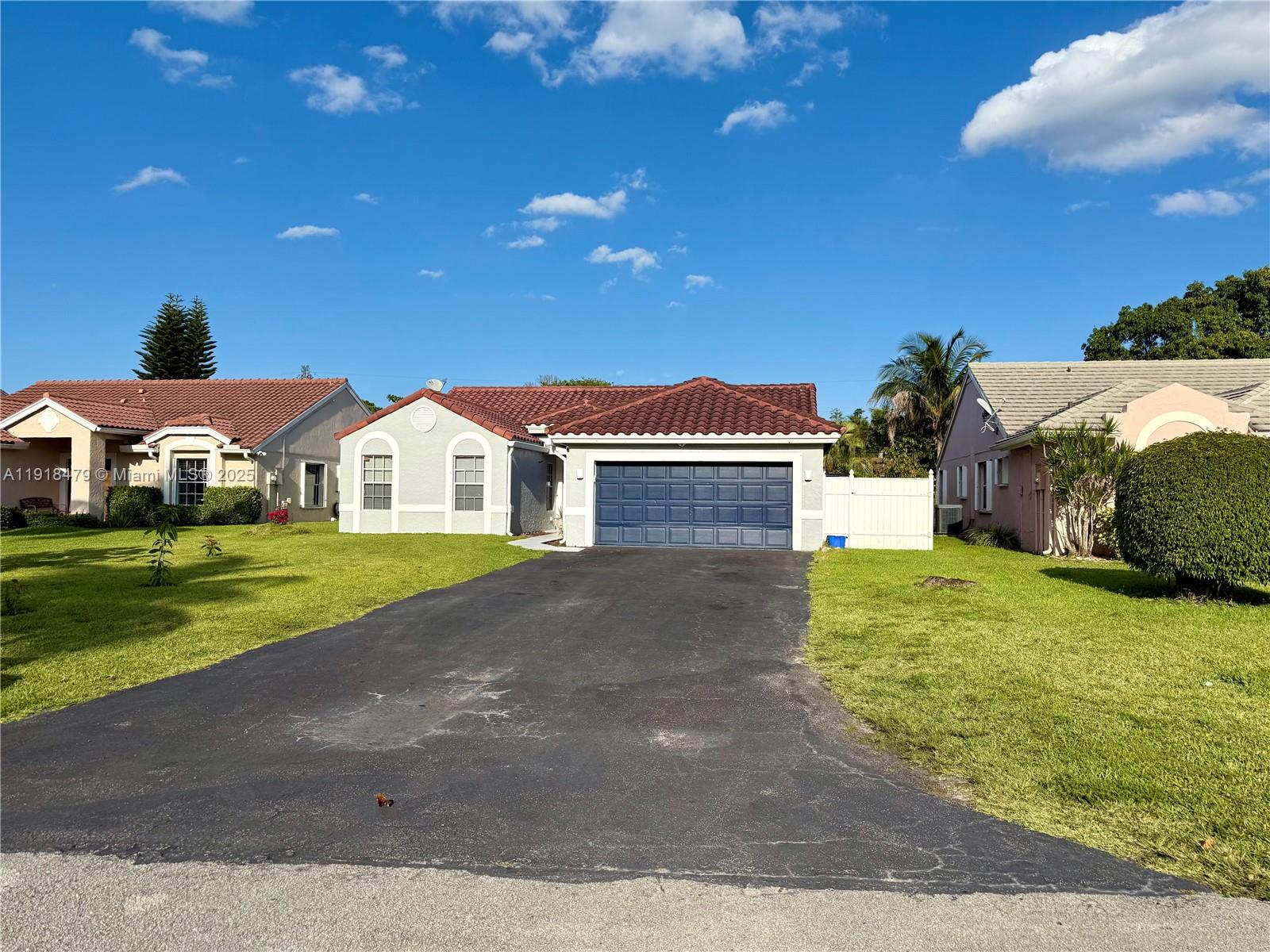 1060 New Parkview Place, Haverhill, FL 33417, Haverhill