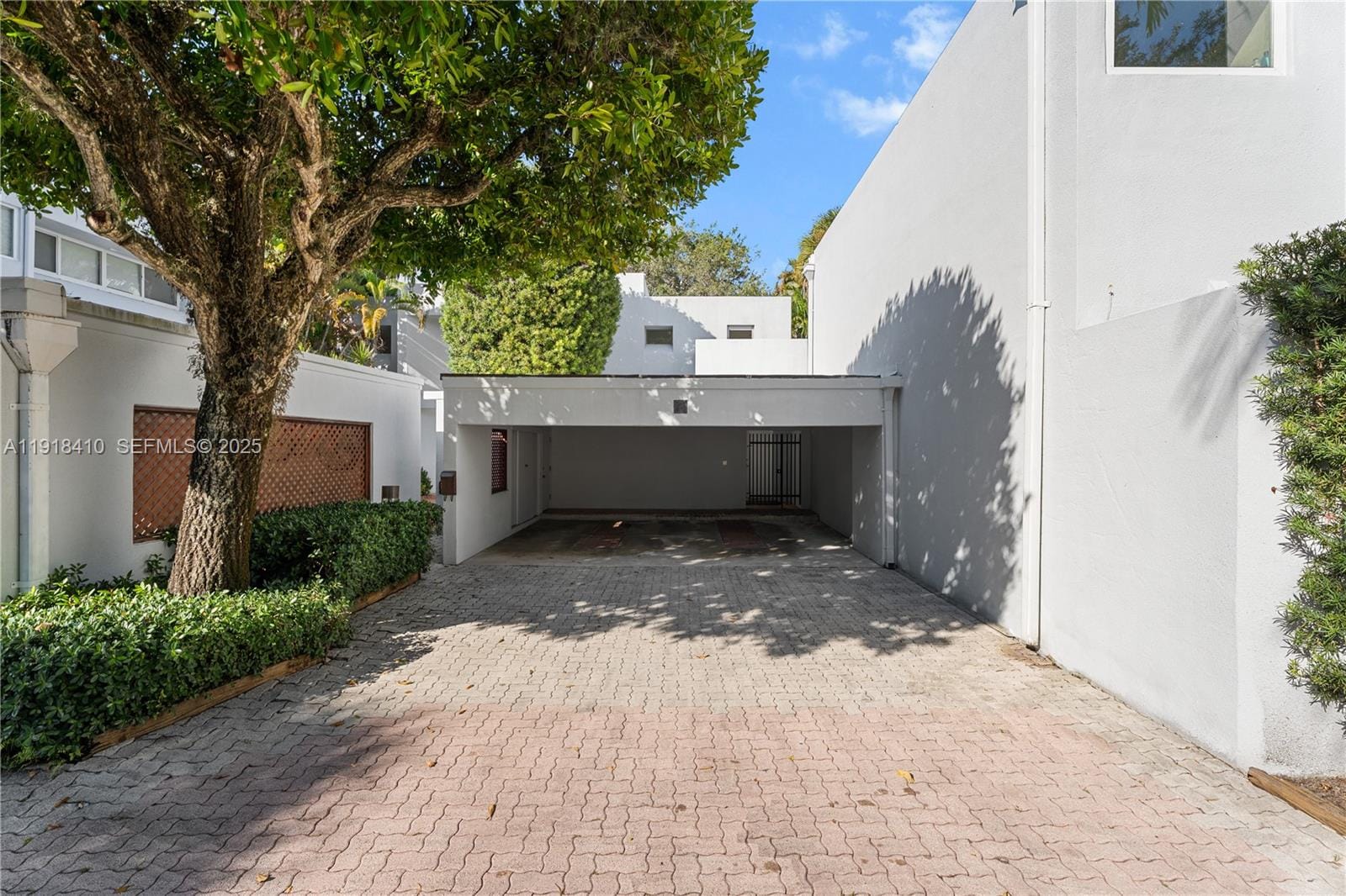 2475 S Bayshore Drive 2 — photo 4