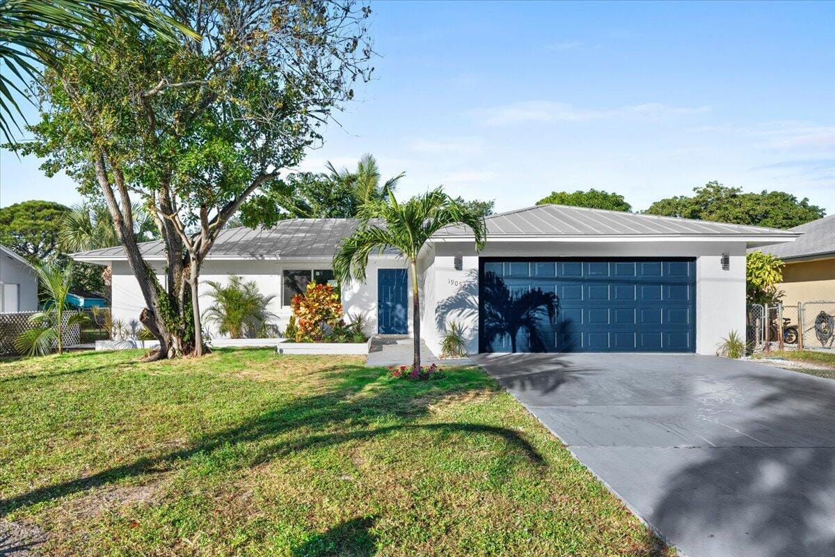 19052 SE Hillcrest Drive, Tequesta, FL 33469