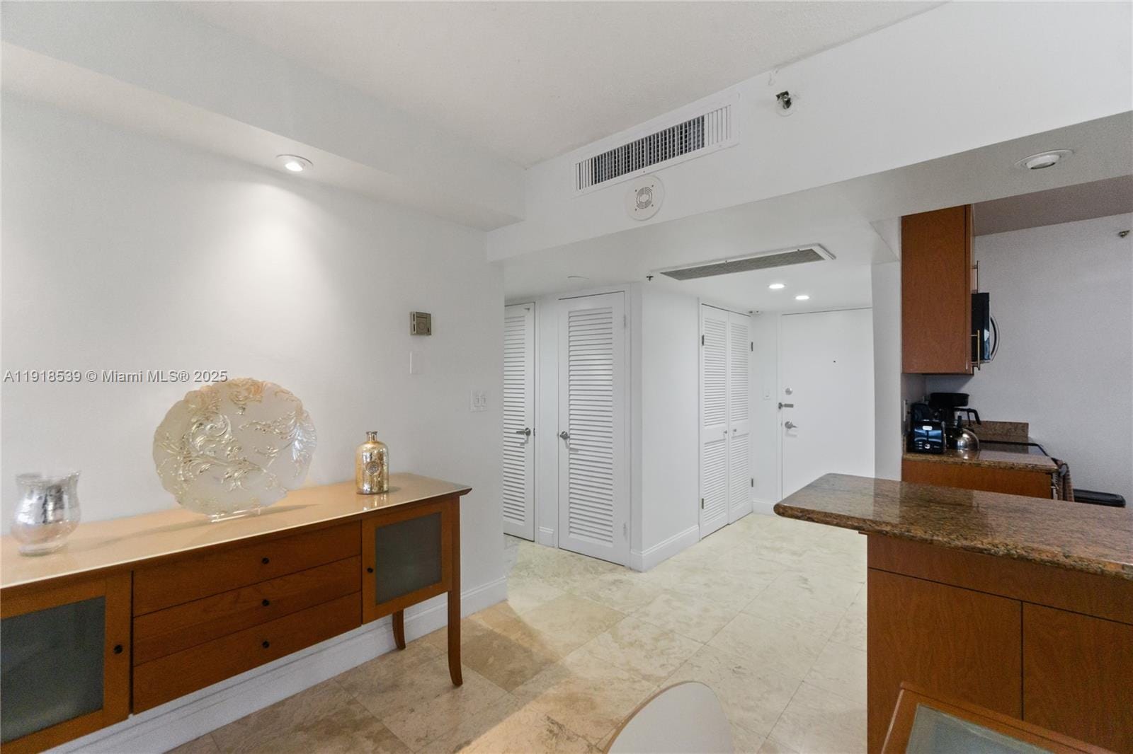 100 Lincoln Road 302 — photo 10