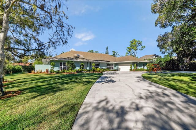 13172 Doubletree Circle, Wellington, FL 33414